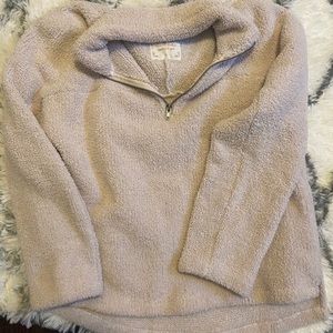Quarter zip pull over